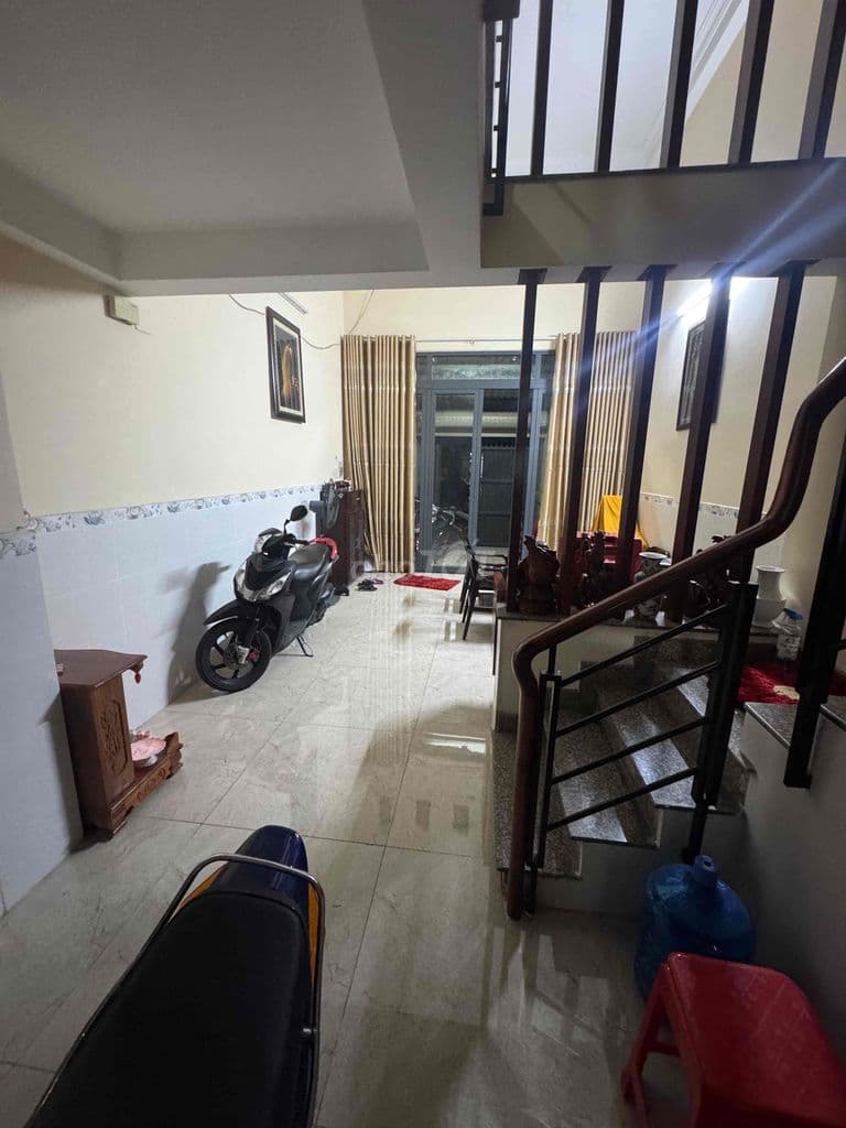 nhà giá hợp lý, cần tiền bán gấp - Ảnh 2