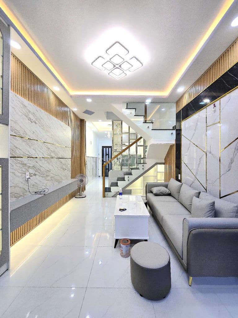 Nhà đẹp tặng full nội thất, hẻm trước nhà 4 m - Ảnh 3