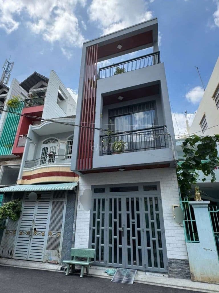 Nhà mới xây cần bán gấp