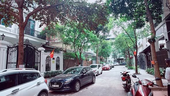 bán biệt thự Mỹ Đình I mặt tiền 8m thang máy