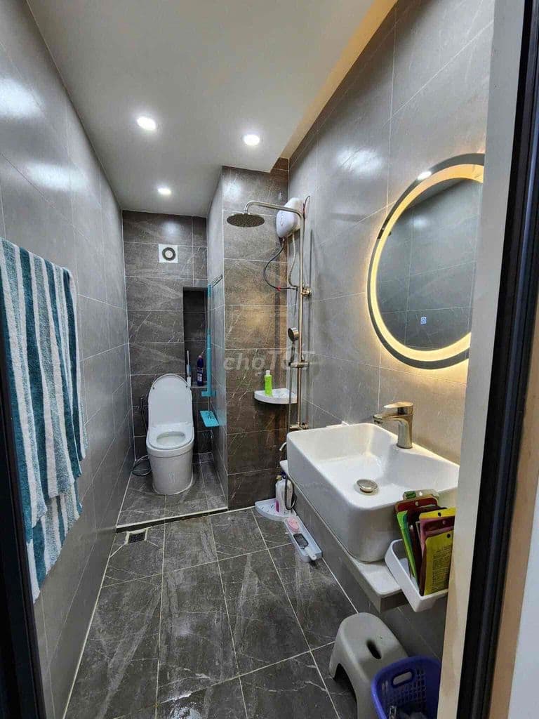 NHÀ NGAY TRUNG TÂM QUẬN 1 - CỐNG QUỲNH MÀ CHỈ NHỈNH 6 ĐỒNG CHO 70M2!!! - Ảnh 2