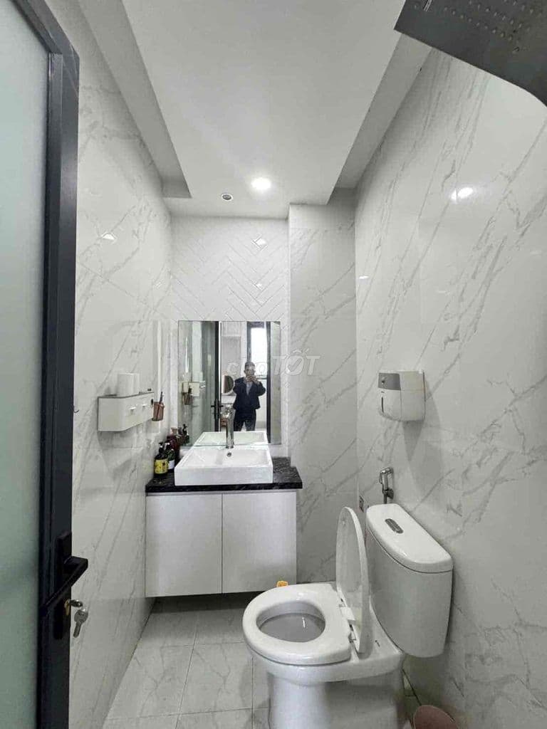 GẤP BÁN GIẢM 400TRIỆU NHÀ 5 TẦNG TRƯỜNG THỌ OTO NGỦ TRONG NHÀ VIP