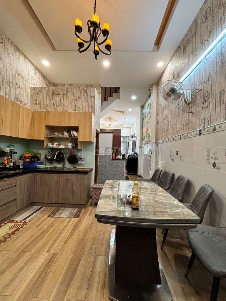 chính chủ bán trả bank Chiến Lược hẻm 6m, vỉa hẻ, 5 tầng 6.2 tỷ tl