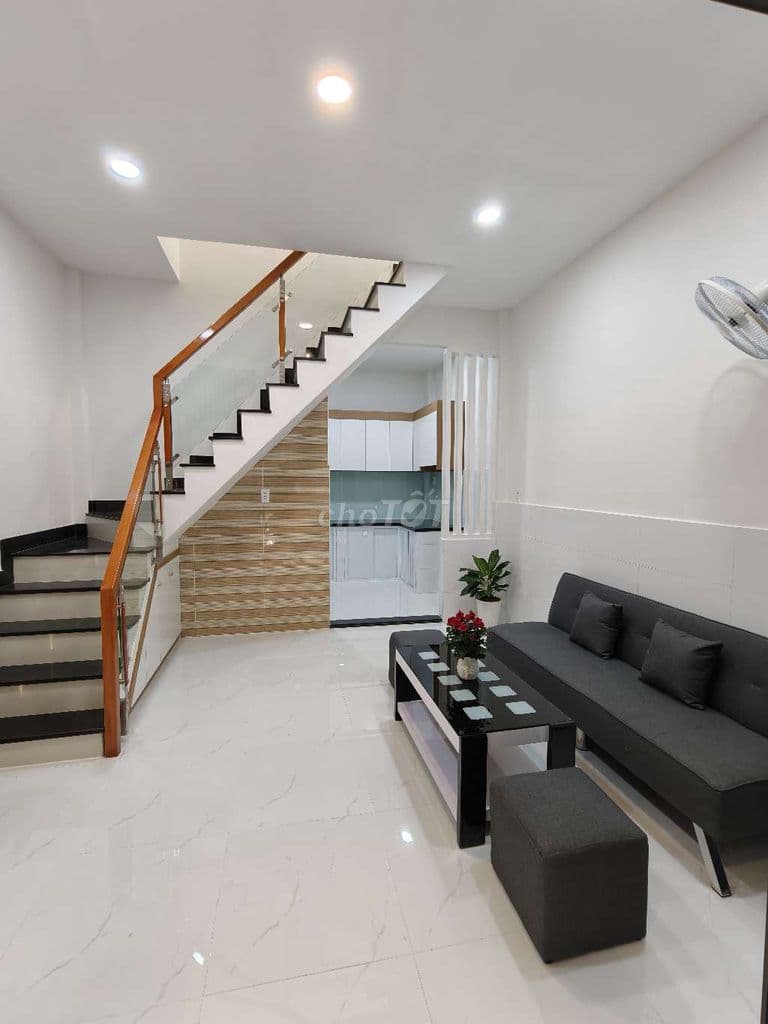 Bán nhà chính chủ sồ hồng hoàn công đầy đủ