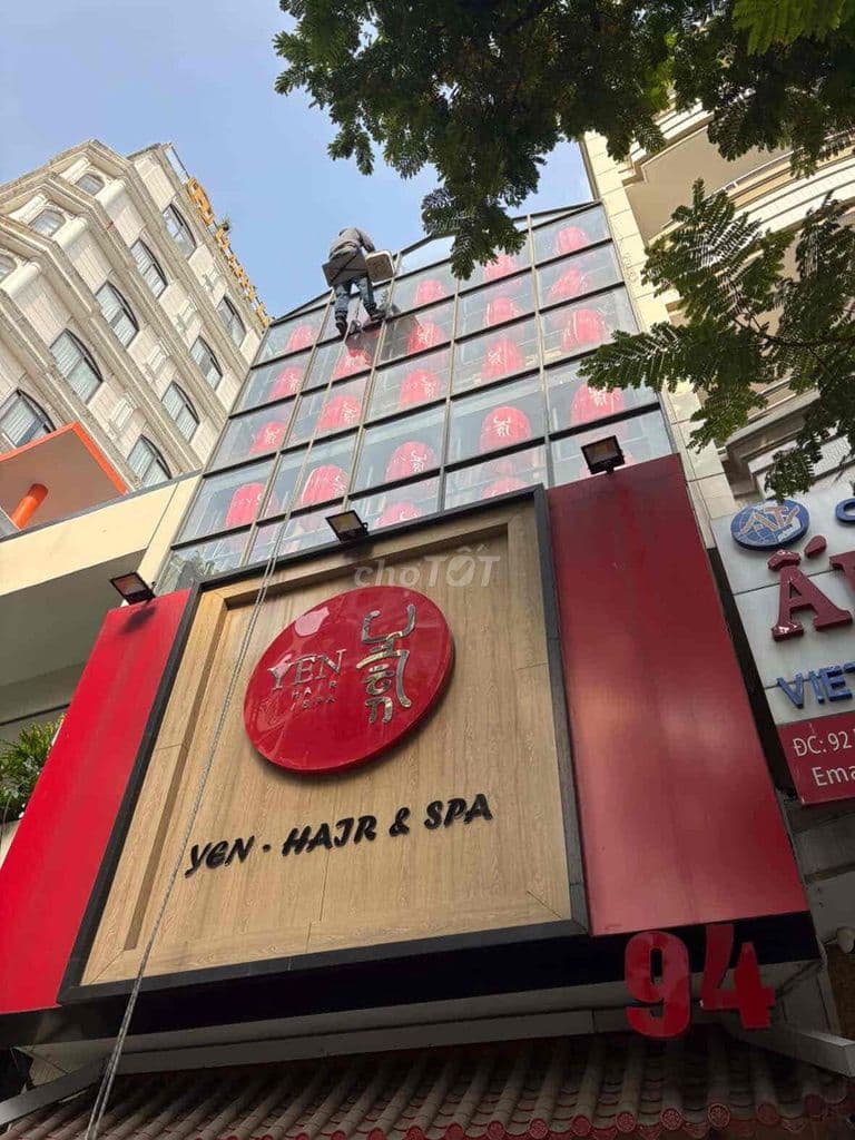 Sang nhượng mặt bằng kinh doanh spa bao gồm cả nhân viên
