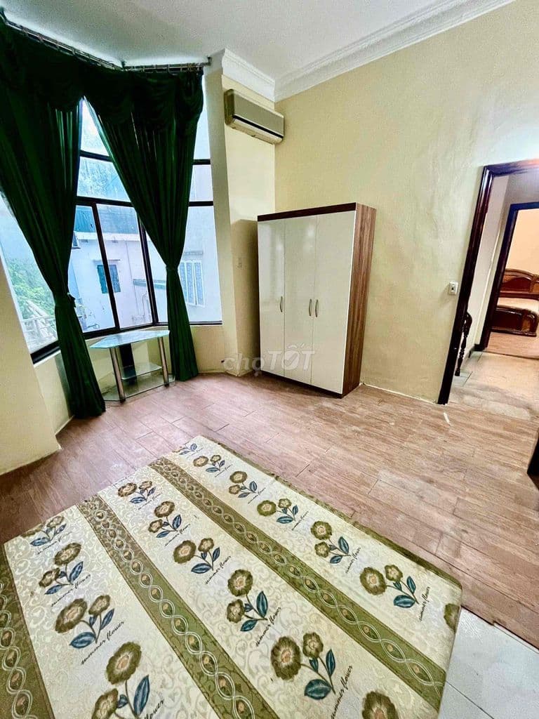 Cho thuê nhà nguyên căn 3 tầng 3 ngủ, 1 bếp , 1 khách