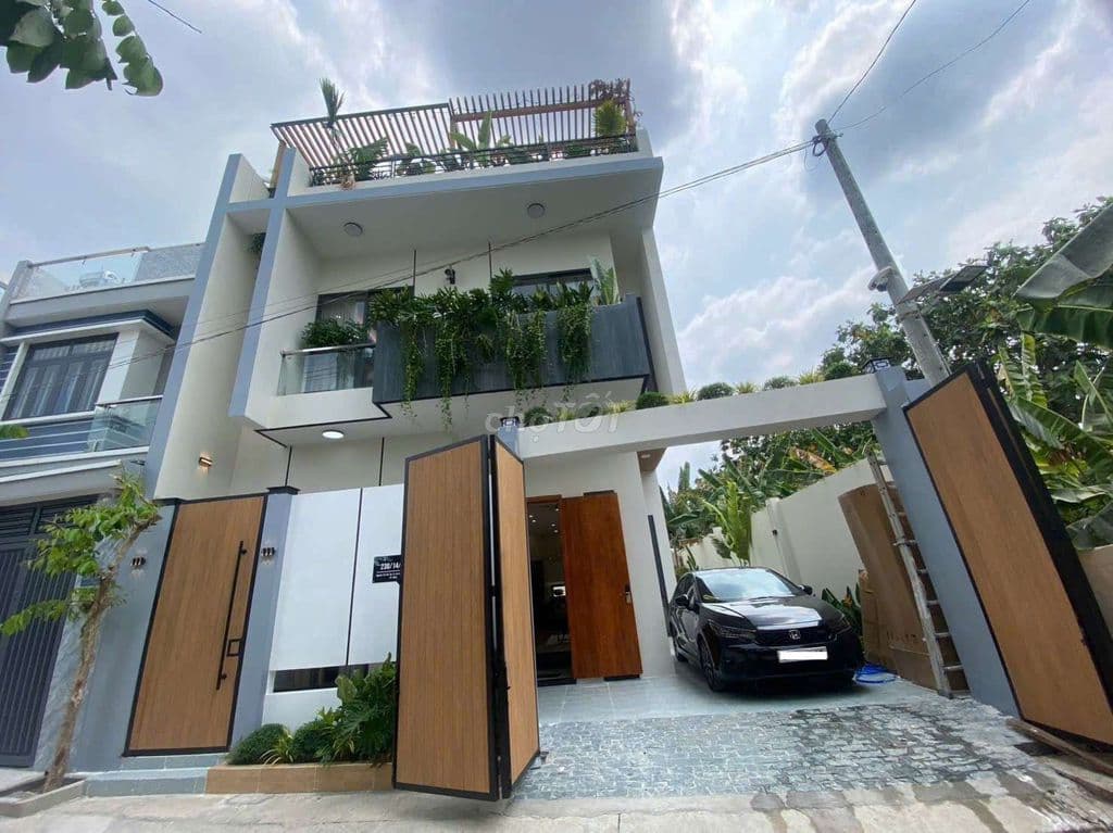 Nhà sân vườn 10x17.5, 1 trệt 1 lầu đường nhựa 8m, KDC XTS31 Quán Gà 34
