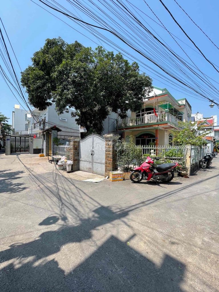 chính chủ gửi bán lô đất góc 2 mặt tiền hẻm xe hơi Phường bình trưng