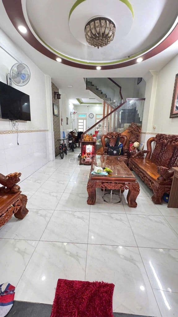 NHÀ MỚI 4 TẦNG , NGUYỄN CHÍ THANH Q11 , 4X13M ( CN 52M2 )