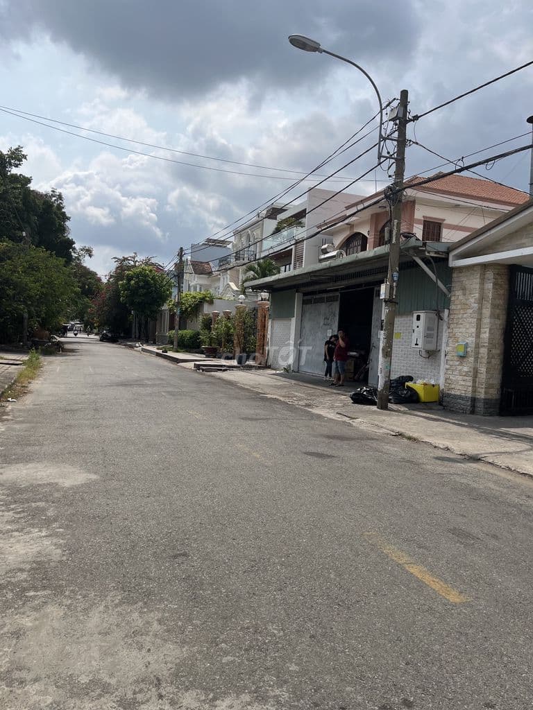 Bán 2 lô đất biệt thự đường 14 KDC Bình Hưng. DT 24x24m