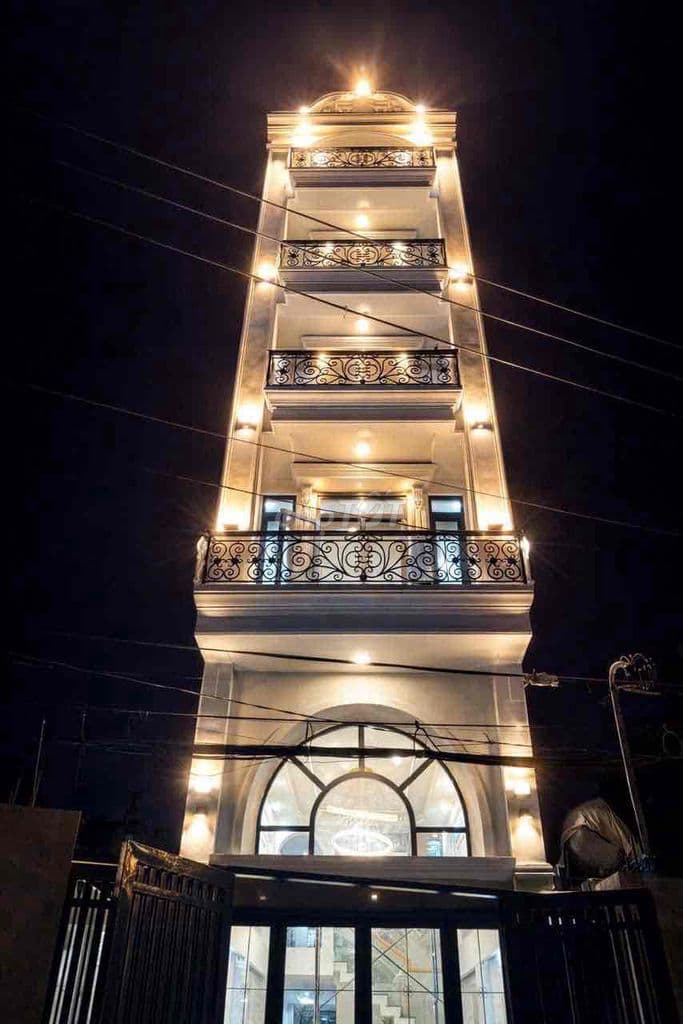 Nhà phố mặt tiền ĐHT 42, 5 tầng. 4,2mx25m. Khai thác CHDV + khách sạn