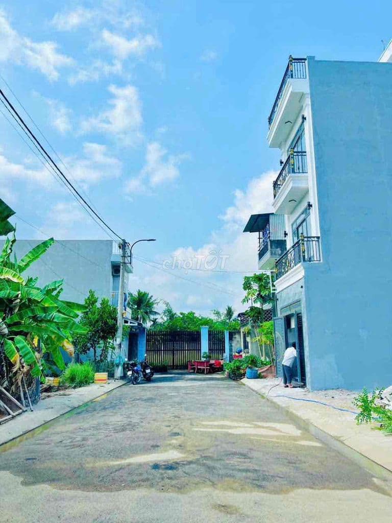 BÁN NHÀ MỚI XÂY - 4 TẦNG - Ngay chợ Long Phước - Ảnh 2