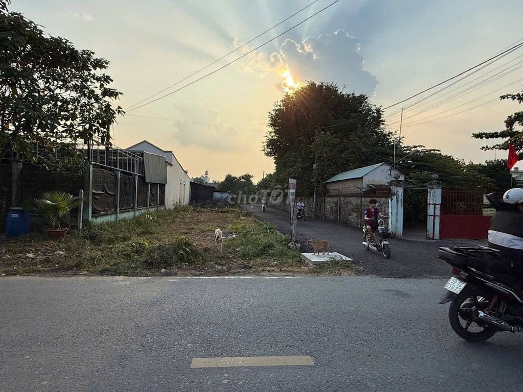 BÁN LÔ ĐẤT Ở TÂN PHÚ TRUNG,GẦN BV XUYÊN Á ,DT: 7.5X37M-GIÁ:650 TRIỆU