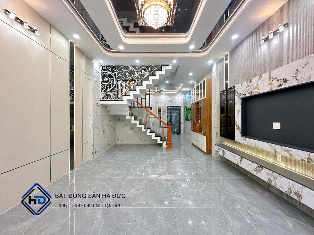 Nhà 3 lầu 5.5x15 hẻm xe hơi gần siêu thị ĐIỆN MÁY CHỢ LỚN - Ảnh 2
