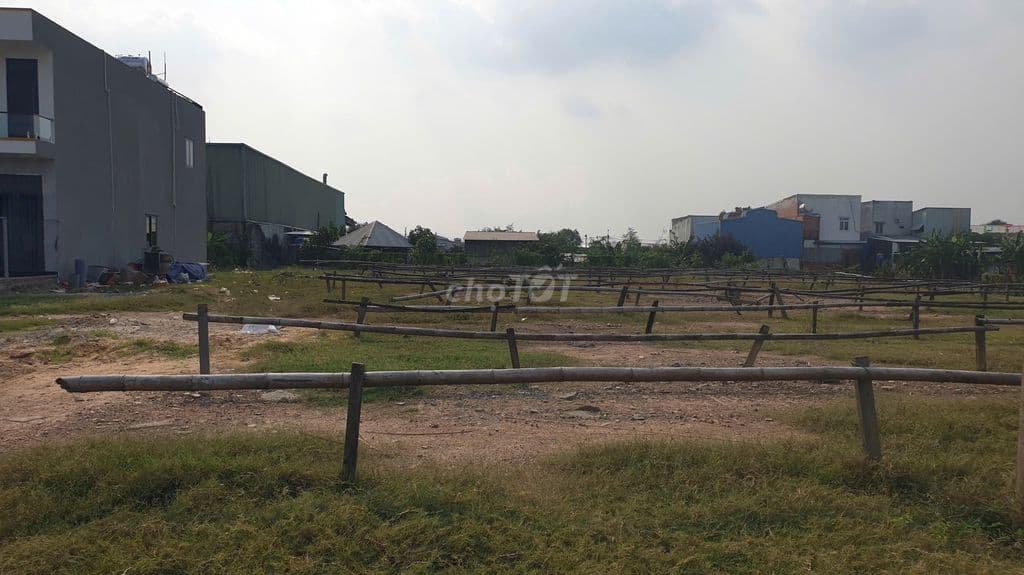 HOT- Bán gấp lô đất DT 510m2 (TC 340m2) mặt tiền XTS 37, Xuân Thới Sơn