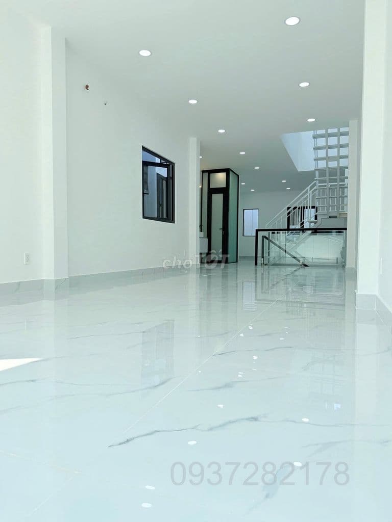 Mặt Tiền Nguyễn Trọng Tuyển Gần Sân Bay 5,1x16m 3 Lầu Mới Đẹp - Ảnh 2