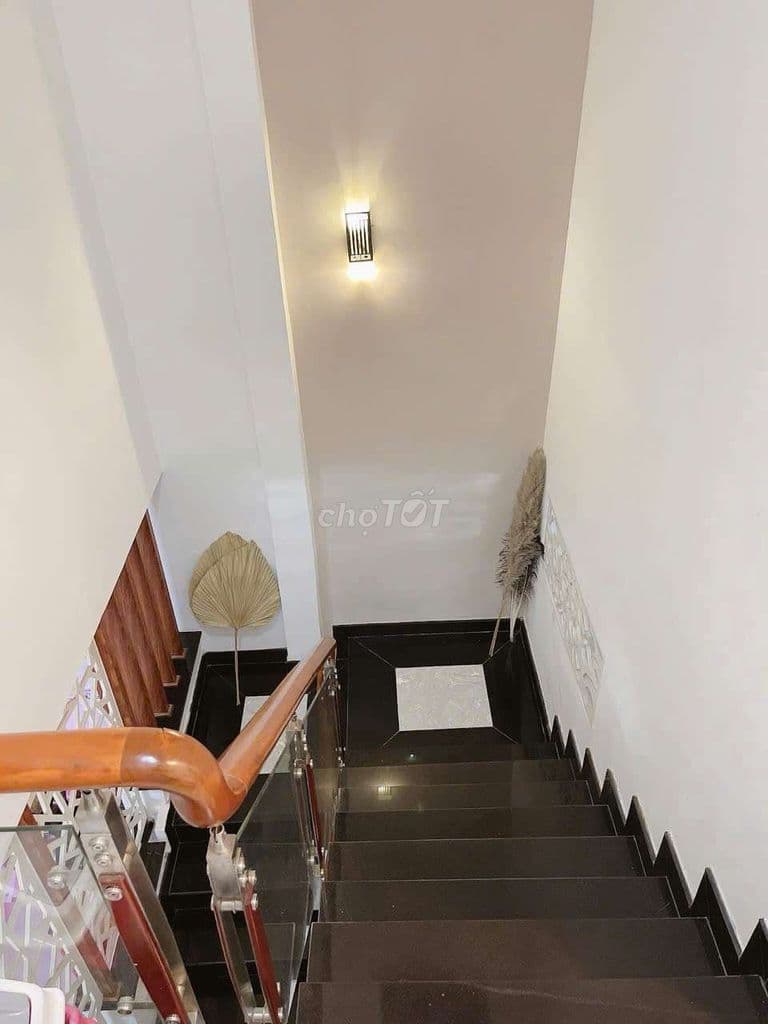 Cần Bán Gấp Căn Nhà Hẻm Ô Tô Cách 1 Căn Ra Ngay Đường Lớn - Ảnh 2