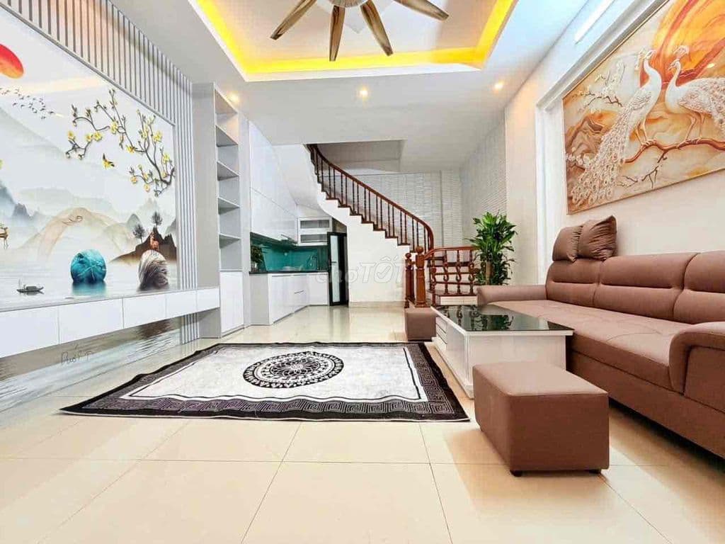 Nhà đẹp Thái Thịnh, ngõ thông, ba gác đỗ cửa, 2 thoáng, 42m2*5T.