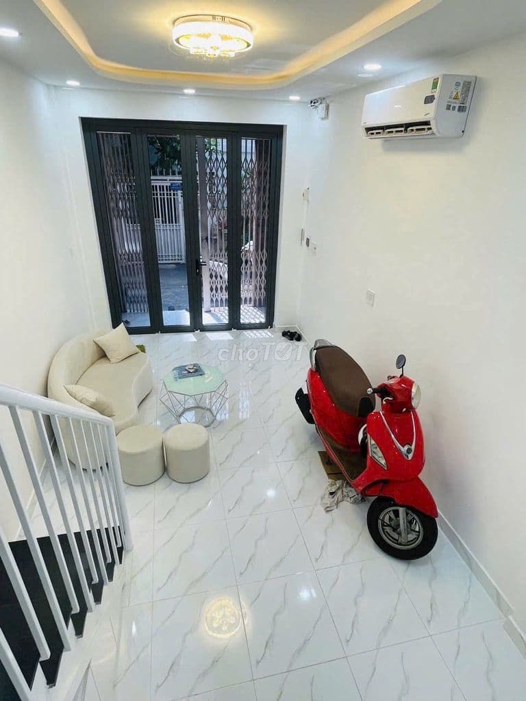 HẺM Ô TÔ 7 CHỖ Đ. HUỲNH VĂN BÁNH- 33M2 (3.1❌10) - 2 TẦNG - 6.4 TỶ.