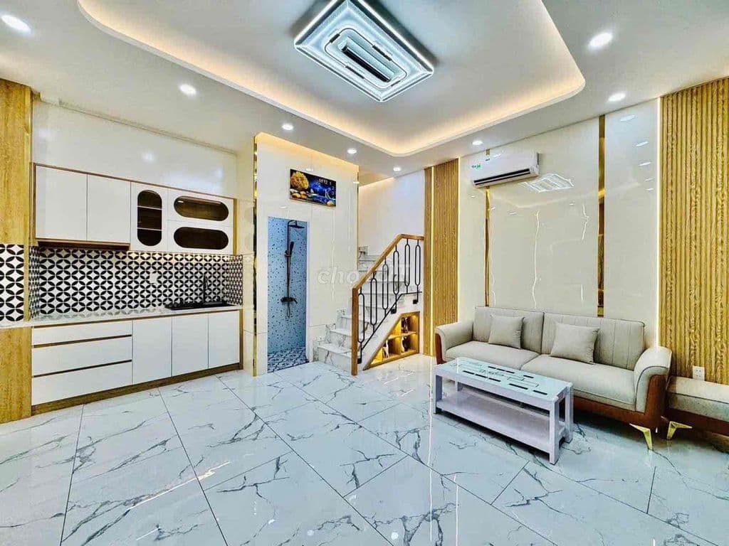 Nhà Mặt tiền gần Chợ Gò Vấp: 3 Tầng, Ngang 5m, 3 Ngủ, Giá tốt