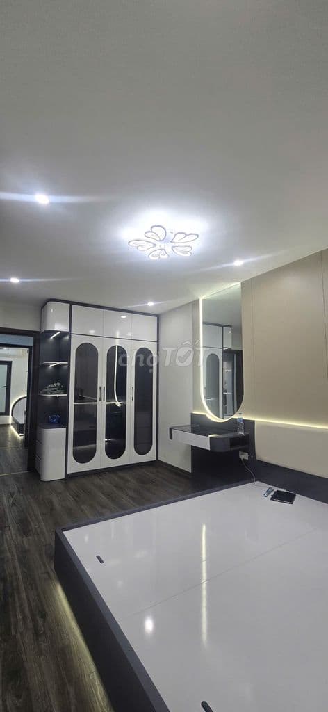 TẬP THỂ QUÂN ĐỘI HOÀNG QUỐC VIỆT 3 NGỦ 90M2 SỔ RIÊNG 4 TỶ HƠN