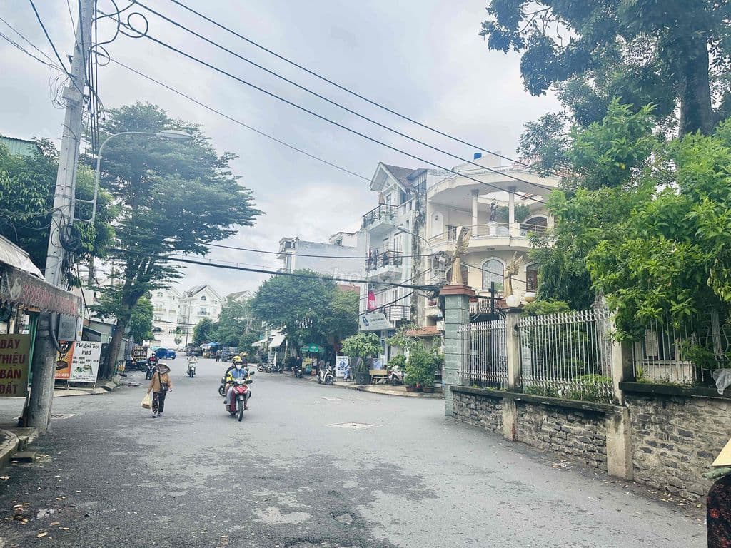 CC bán nhà hẻm Ng.Thái Sơn gần ĐHVLang, dt 85m2, Đông Nam