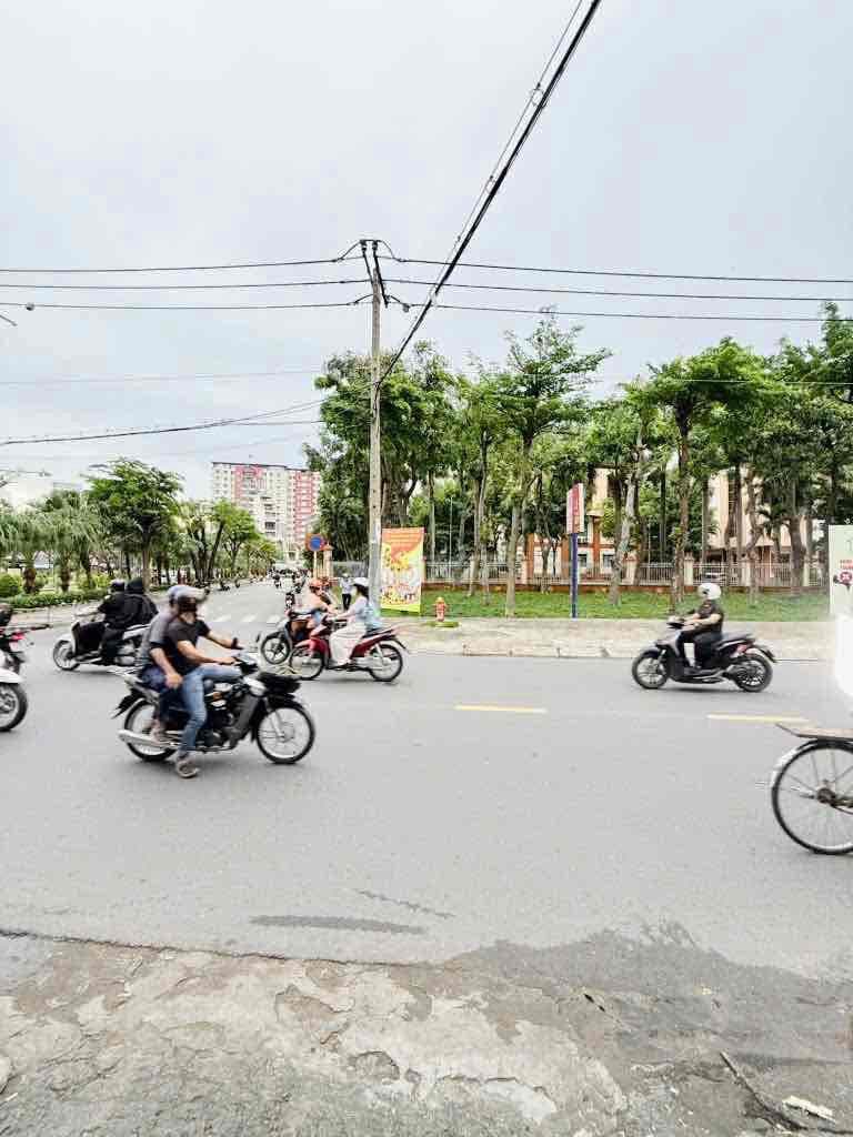 MẶT TIỀN THOẠI NGỌC HẦU - NGANG 6x27 - NHỈNH 12 TỶ - TÂN PHÚ