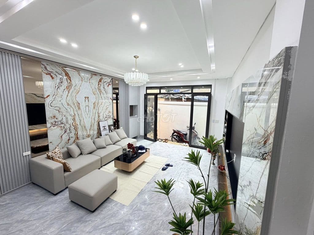 BÁN GẤP NHÀ ĐẸP PHỐ THÁI THỊNH - ĐỐNG ĐA 42M2 x 5T NGÕ Ô TÔ GIÁ 7.9TỶ - Ảnh 2