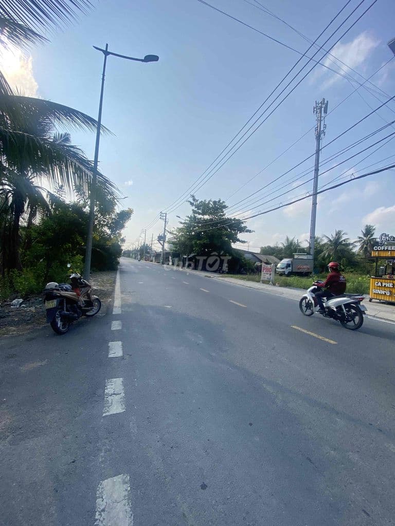 HÀNG THƠM GIÁ RẺ 368m2 thổ cư MT Thế Lữ giá 18tr/m2