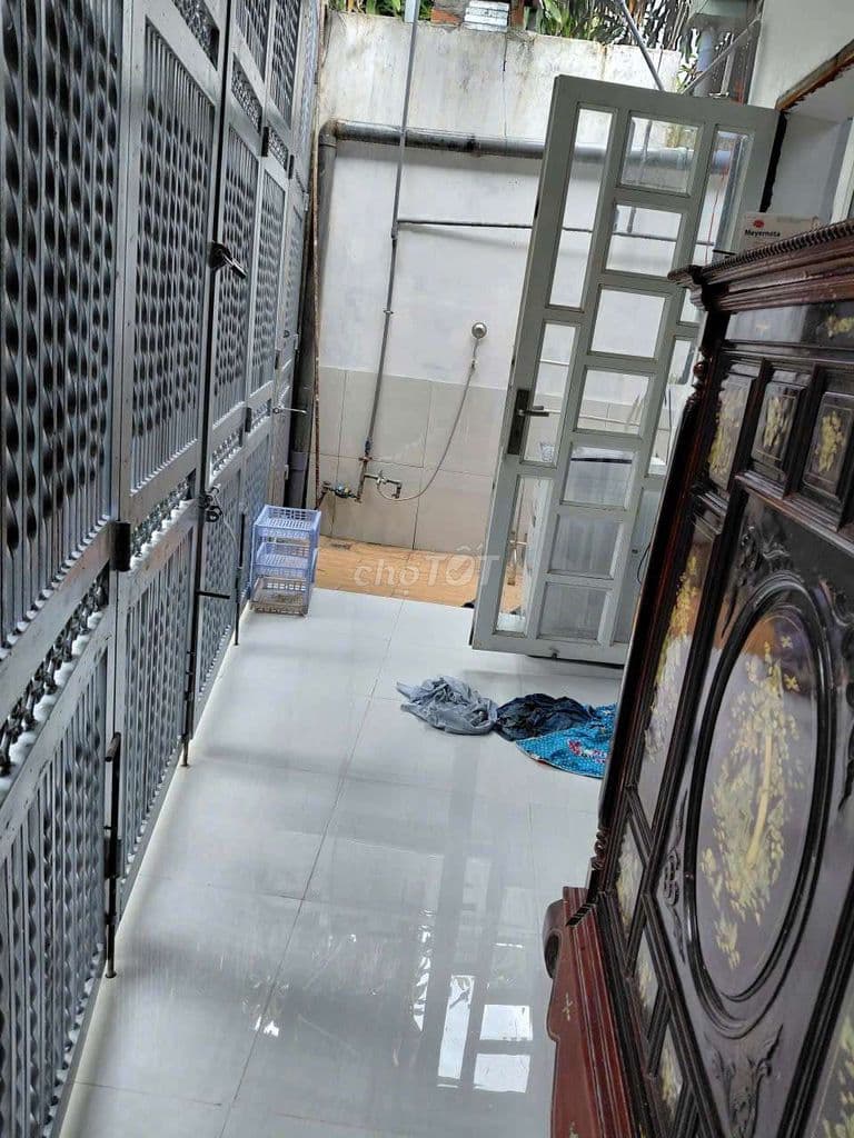 Chính chủ bán dtcn185m2 chdv dòng tiền 30tr giá tốt