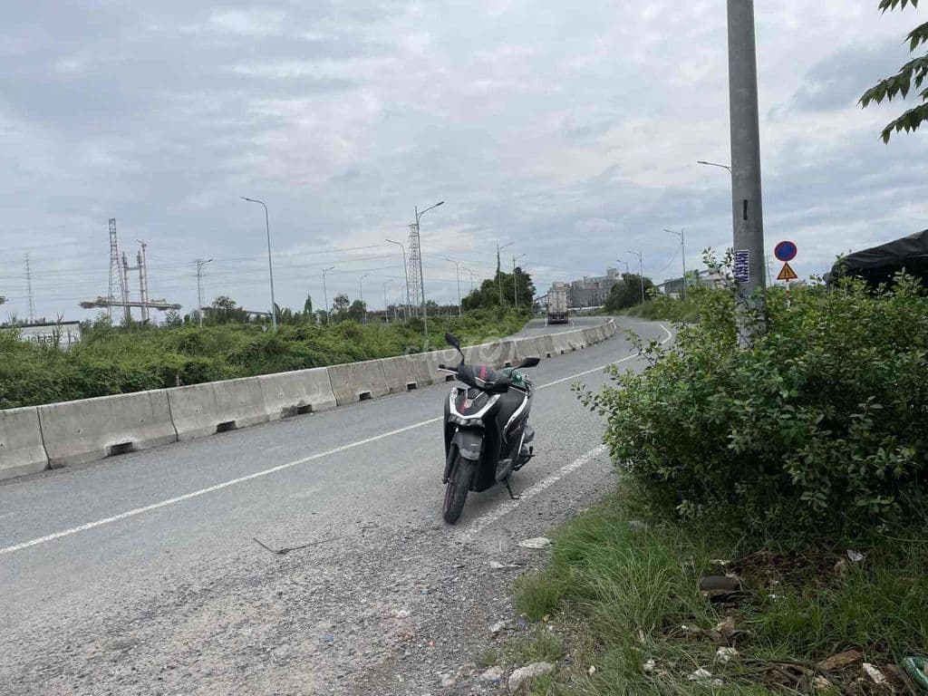 MẶT TIỀN NGANG KHỦNG 100M - Ảnh 2