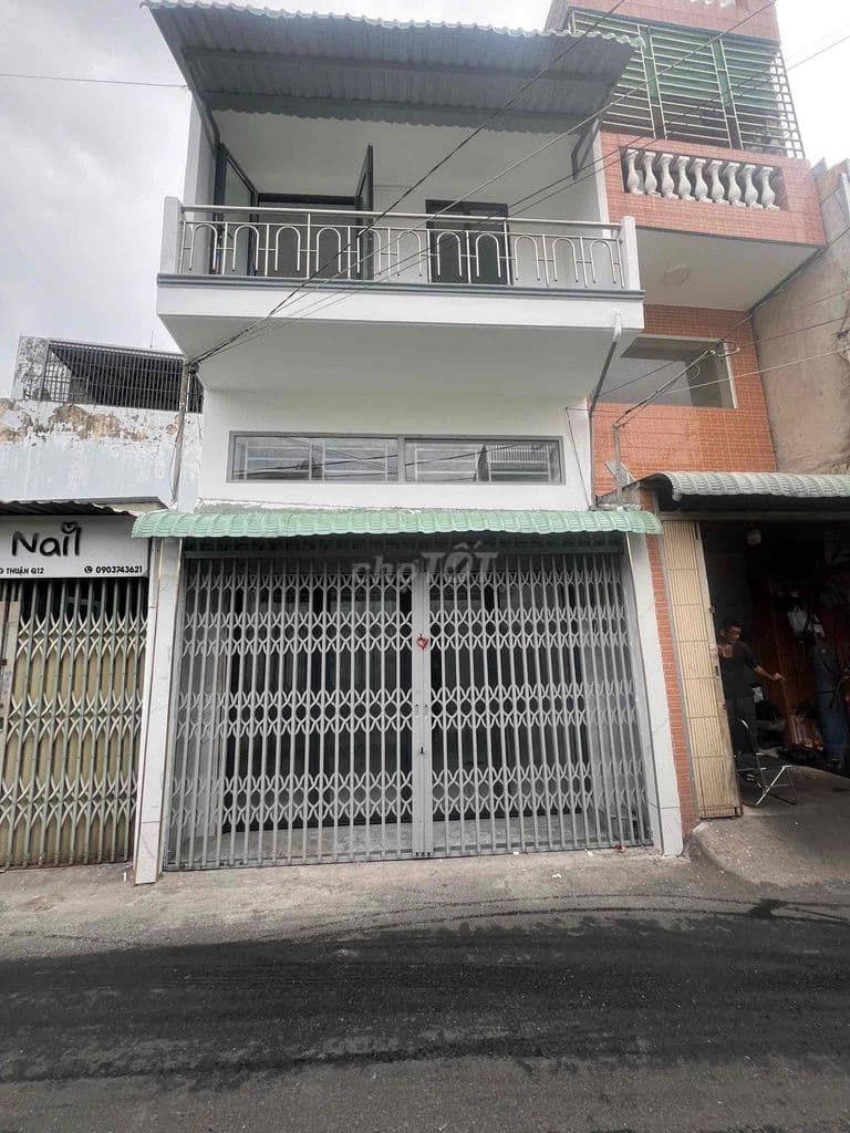 Bán nhà mt ĐHT 27, Q12. 4x8m, 1 lững, 1 lầu, 2pn, 2toilet, kd ok