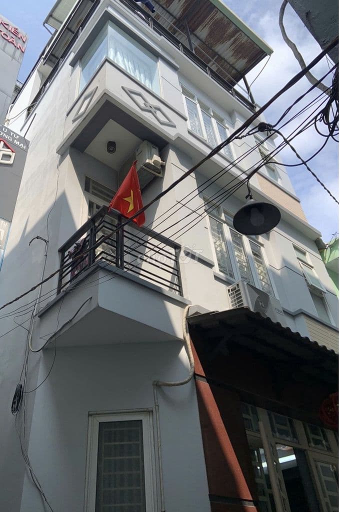 Sát vách Q1, 4 tầng BTCT, 160m2 sử dụng, nhỉnh 7 tỷ 1 xíu xiu