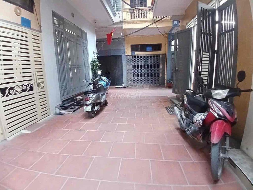 Tô hiệu Hà Đông 51m mt4,5m 4 tầng 4 ngủ,ngõ rộng, cách phố 20m,an sinh