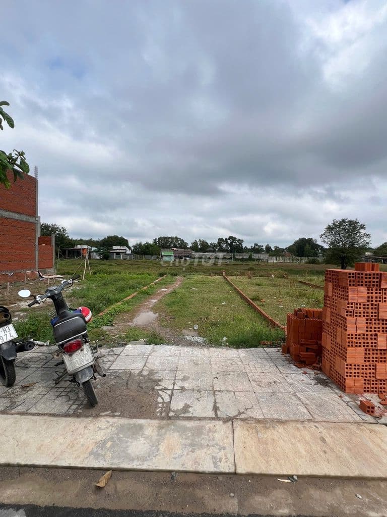BÁN GẤP BÁN LỖ 300TR LÔ ĐẤT Ở TÂN PHÚ TRUNG, CỦ CHI