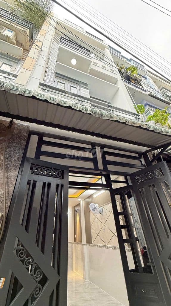 Bán nhà hẻm xe hơi cỡ nhỏ quận 12, 32m2 đúc 2 tấm, sổ hồng chung