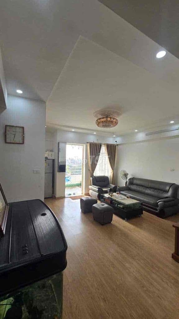 Hơn 5 tỷ có căn CC 3 ngủ Trần Thủ Độ-Mặt phố-Tầng trung-Sổ hồng-90m