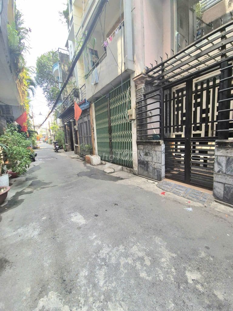 Bán nhà 3 lầu ngang gần 6m hẻm xe hơi thông Tân Bình