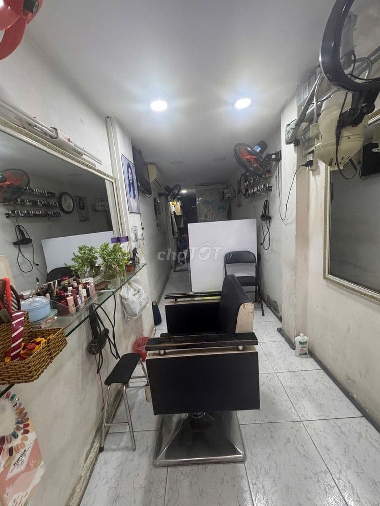 BÁN GẤP NHÀ HXH TRẦN QUANG DIỆU Q3 - 22m2 - 2 TẦNG - DÒNG TIỀN 7/TH
