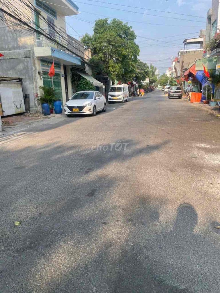 bán đay nhà trọ 6 phòng dt 110m2 giá đầu tư