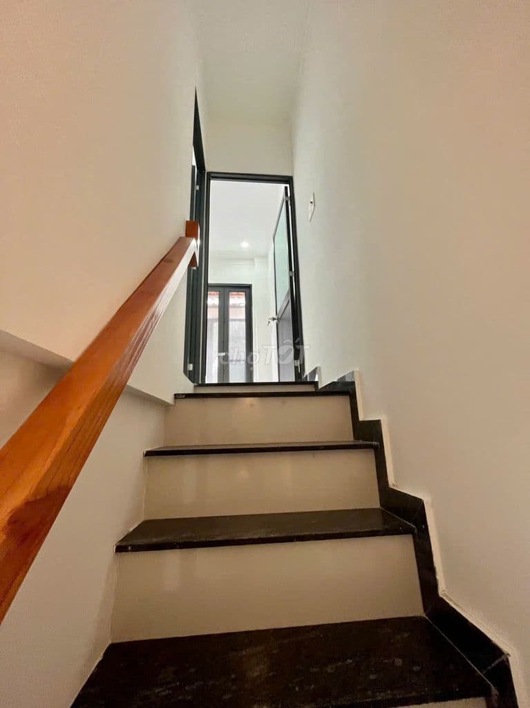 Bán nhà sổ chung Phan Văn Hớn, P.ĐHT - 1.3 Tỷ - Nhà mới ở ngay - Ảnh 2