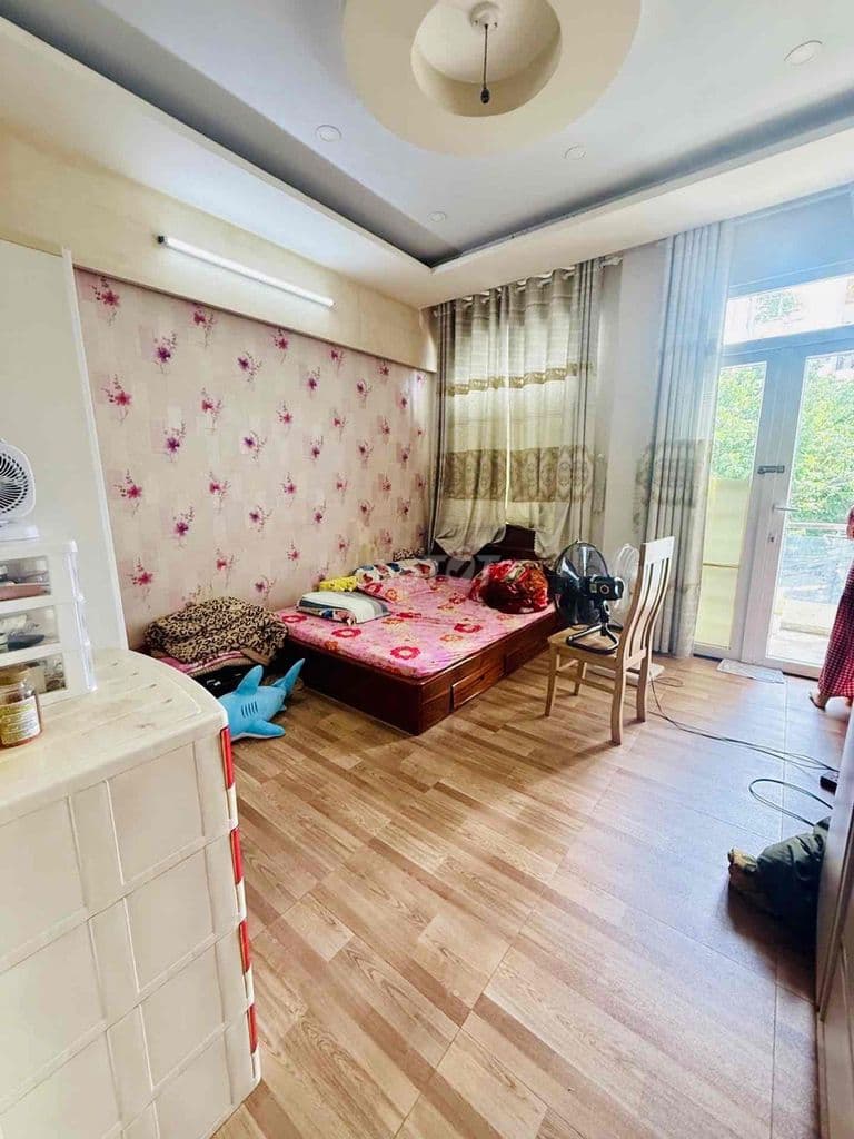 Giáp Sân Bay, Phú Nhuận, 74m2, 4 Tầng, HXH, chỉ hơn 8 Tỷ
