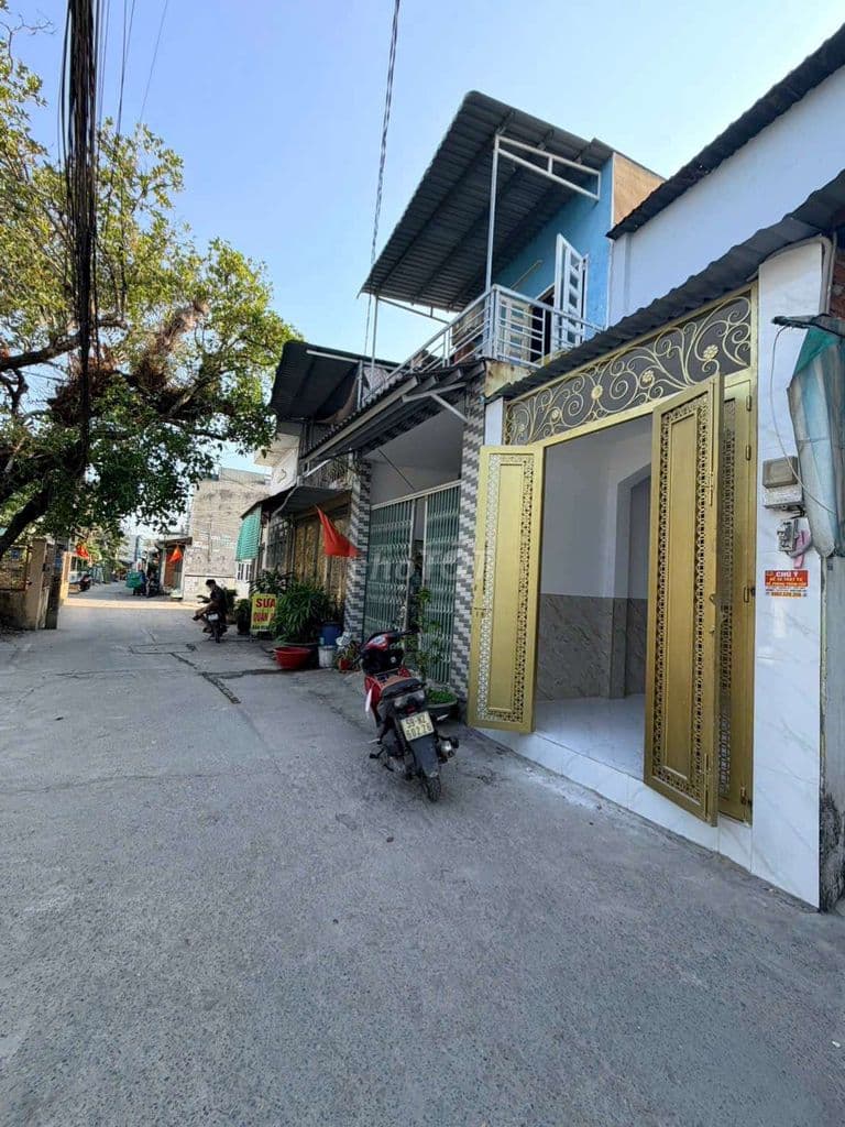 Bán nhà 1T + lầu 2pn 2w phòng khách rộng DT: 3m x 14m