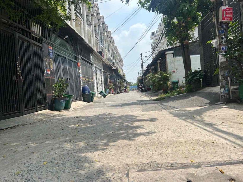 BÁN NỀN ĐẤT HẺM NHỰA 8m khu nhà phố hẻm 112 tx22