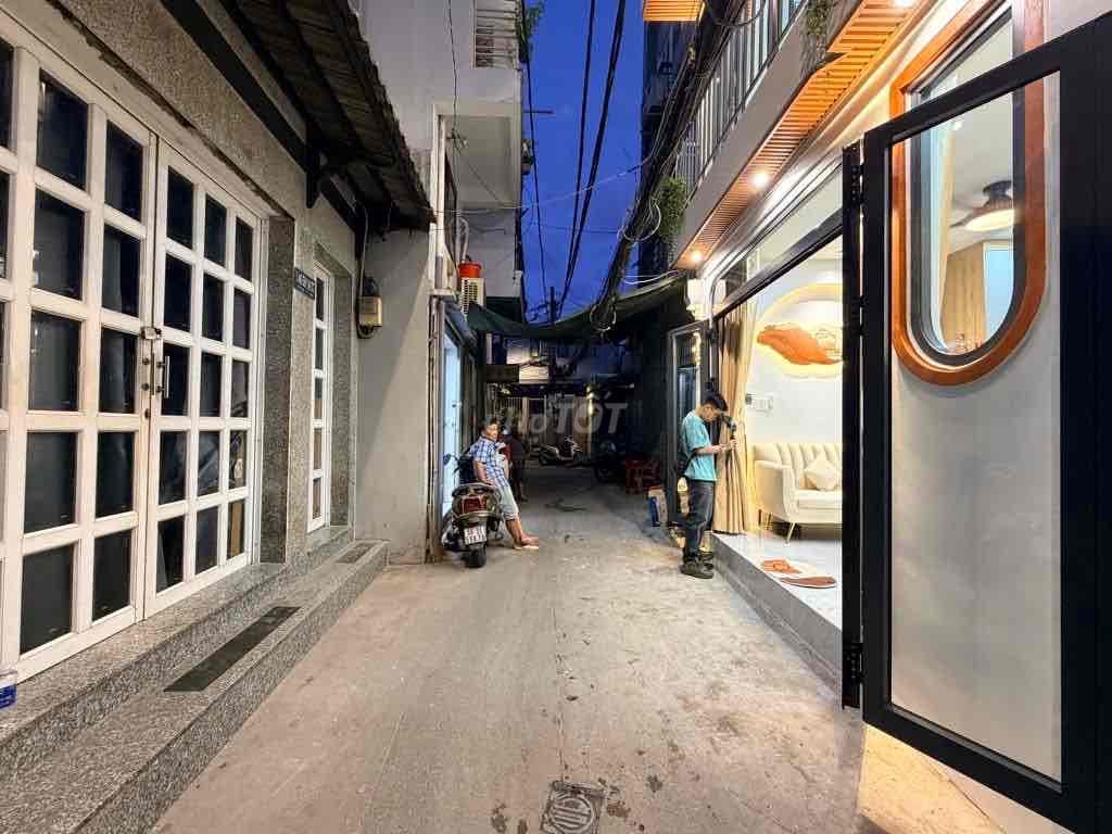 Nhỉnh 3 Tỷ HXH ngay Bình Thạnh gần Chợ Bà Chiểu full nội thất