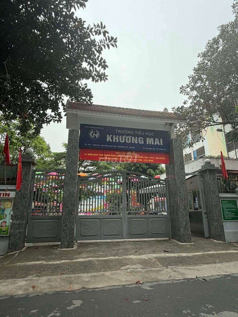 Bán nhà xây kiên cố nguyên bản - ngay Trường Tiểu học Khương Mai