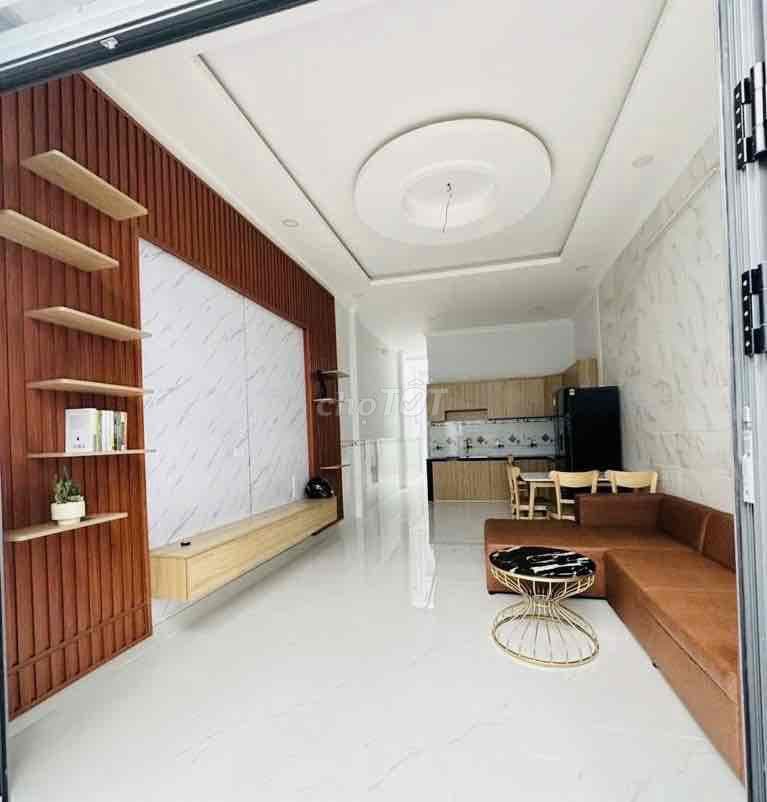 Bán đất tặng nhà , 72m2 , cho thuê 11tr, gần CV Làng Hoa