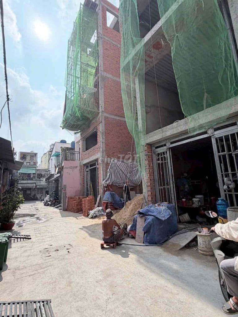 ĐẤT LỌT KHE KHU CAO TẦNG - 4M X 16M - HẺM 6M - NGUYỄN SƠN NỐI DÀI