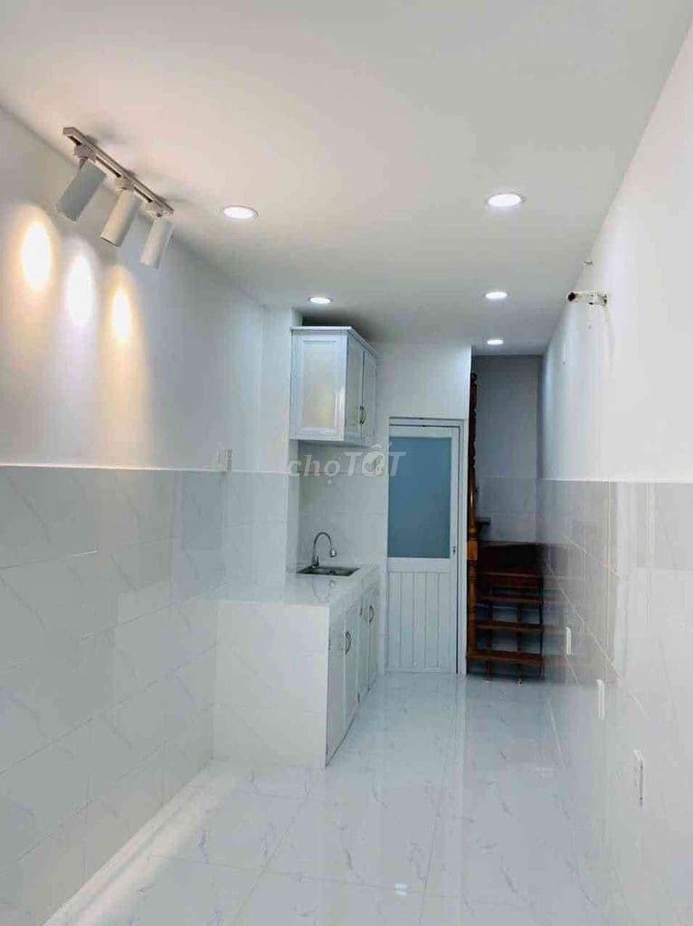 BÁN NHÀ 3 TẦNG MỚI ĐẸP - XE 4 CHỖ TỚI NHÀ - NGAY KHU KIỀU ĐÀM