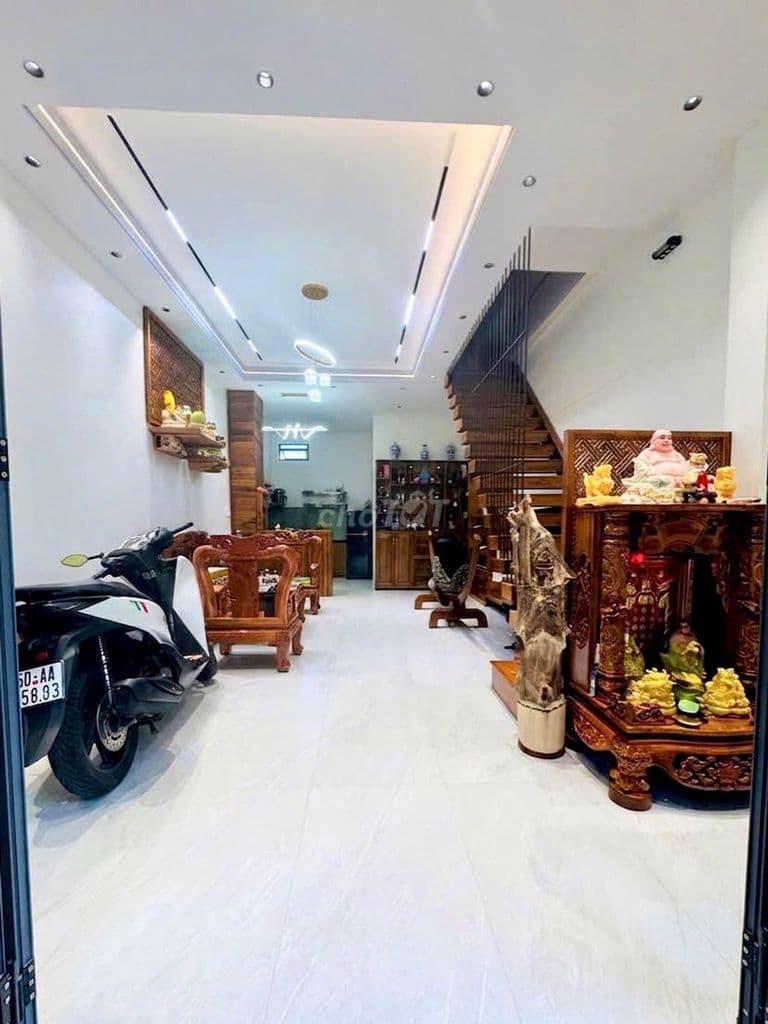 HƯƠNG LỘ 2-HXH-NHÀ ĐẸP NỘI THẤT GỖ CAO CẤP-2 TẦNG BTCT- KHU VĂN MINH